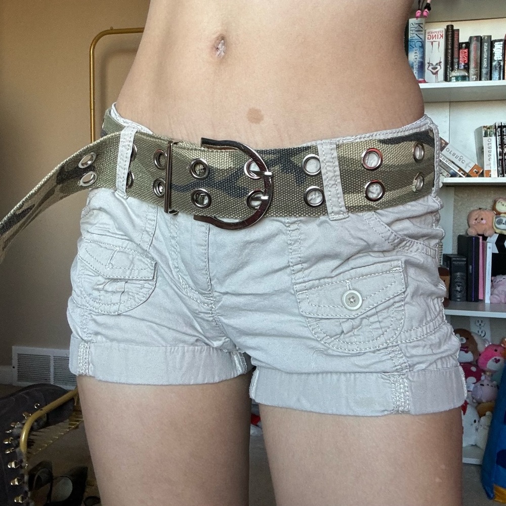 SOLD!! Y2k camo print grommet belt